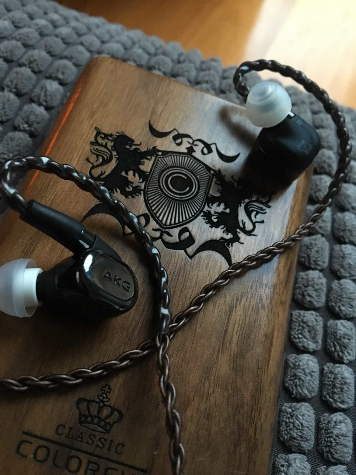 AKG N5005 Review - Engaging Detailed Desires | earphonia.com AKG N5005 Review - Engaging Detailed Desires | earphonia.com